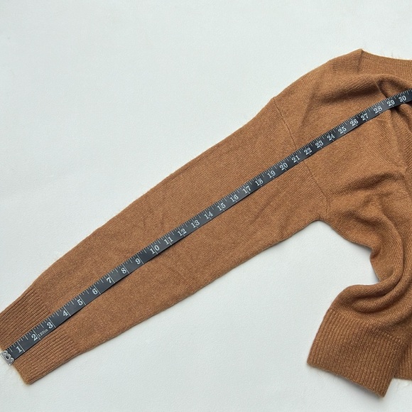 Gap women’s deep‎ v neck Tan shimmer Sweater large - Picture 5 of 7